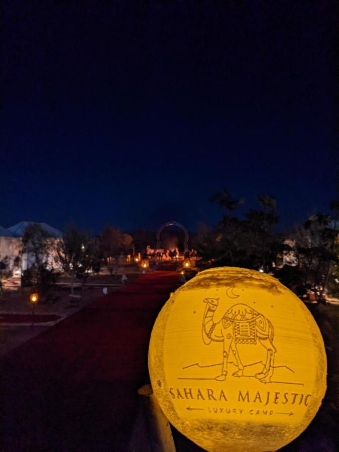 Sahara Majestic Luxury Camp Hotel Merzuga Kültér fotó The Elephant Rock