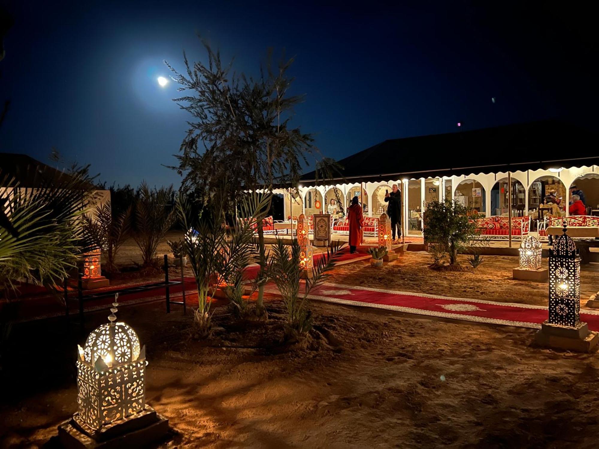 Sahara Majestic Luxury Camp Hotel Merzuga Kültér fotó Desert camp in the Sahara