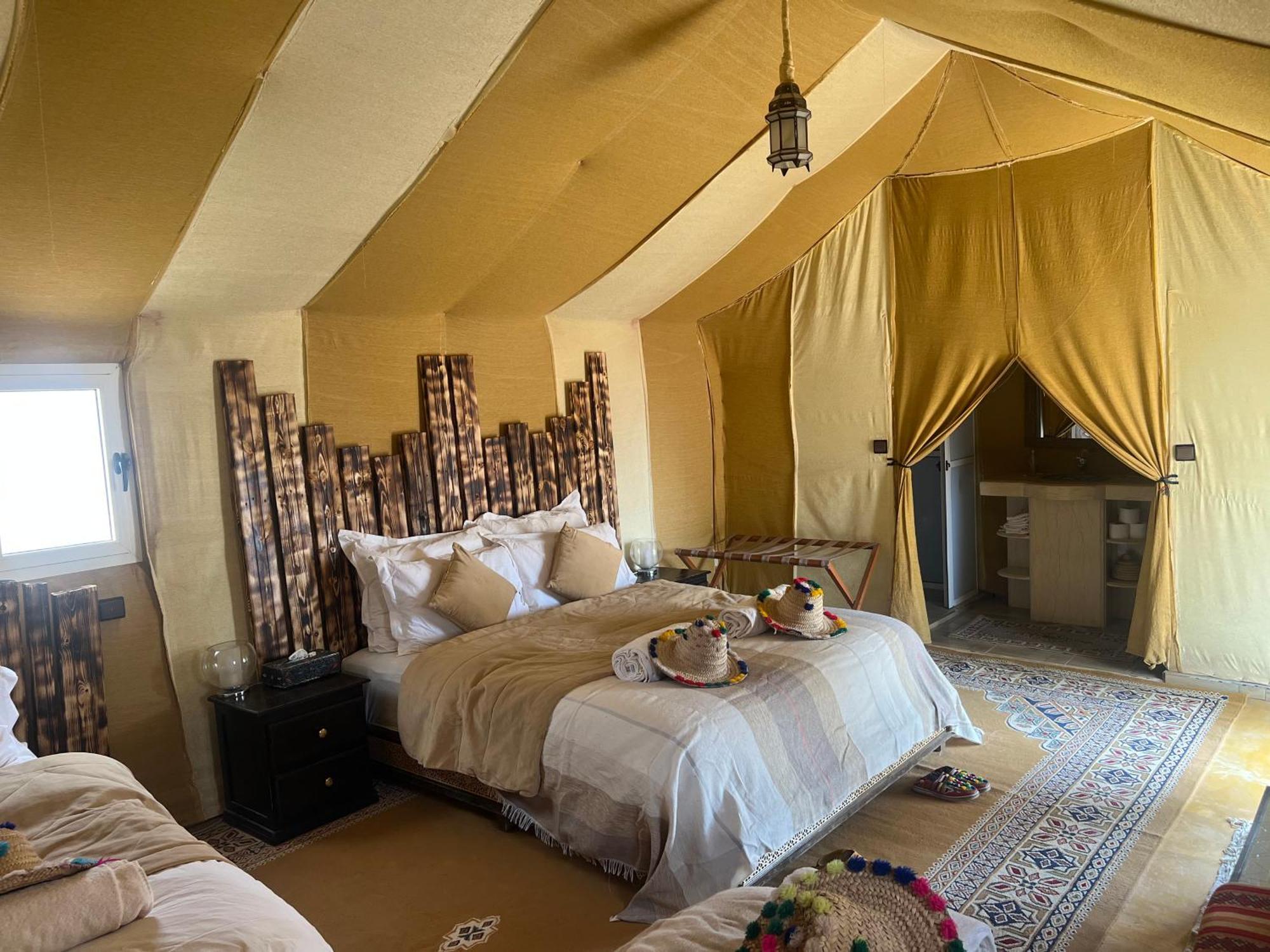 Sahara Majestic Luxury Camp Hotel Merzuga Kültér fotó Luxury tent interior