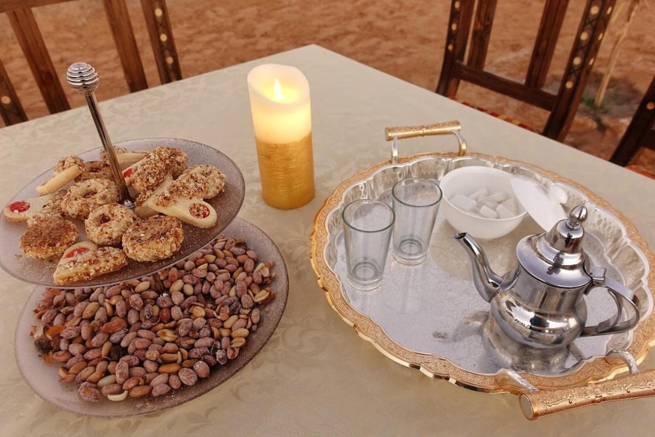 Sahara Majestic Luxury Camp Hotel Merzuga Kültér fotó Arabic coffee and baklava