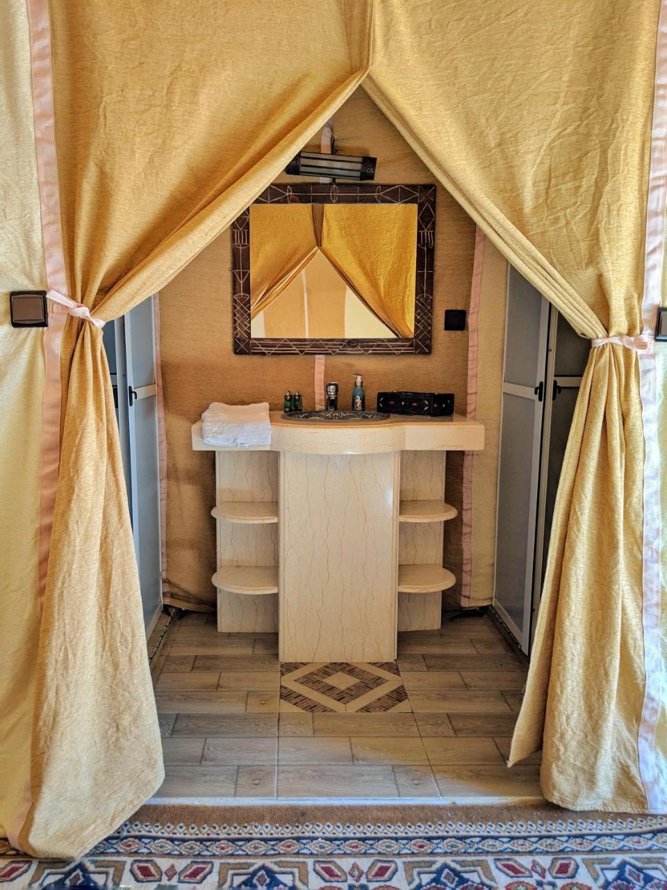 Sahara Majestic Luxury Camp Hotel Merzuga Kültér fotó Bathroom in a hotel