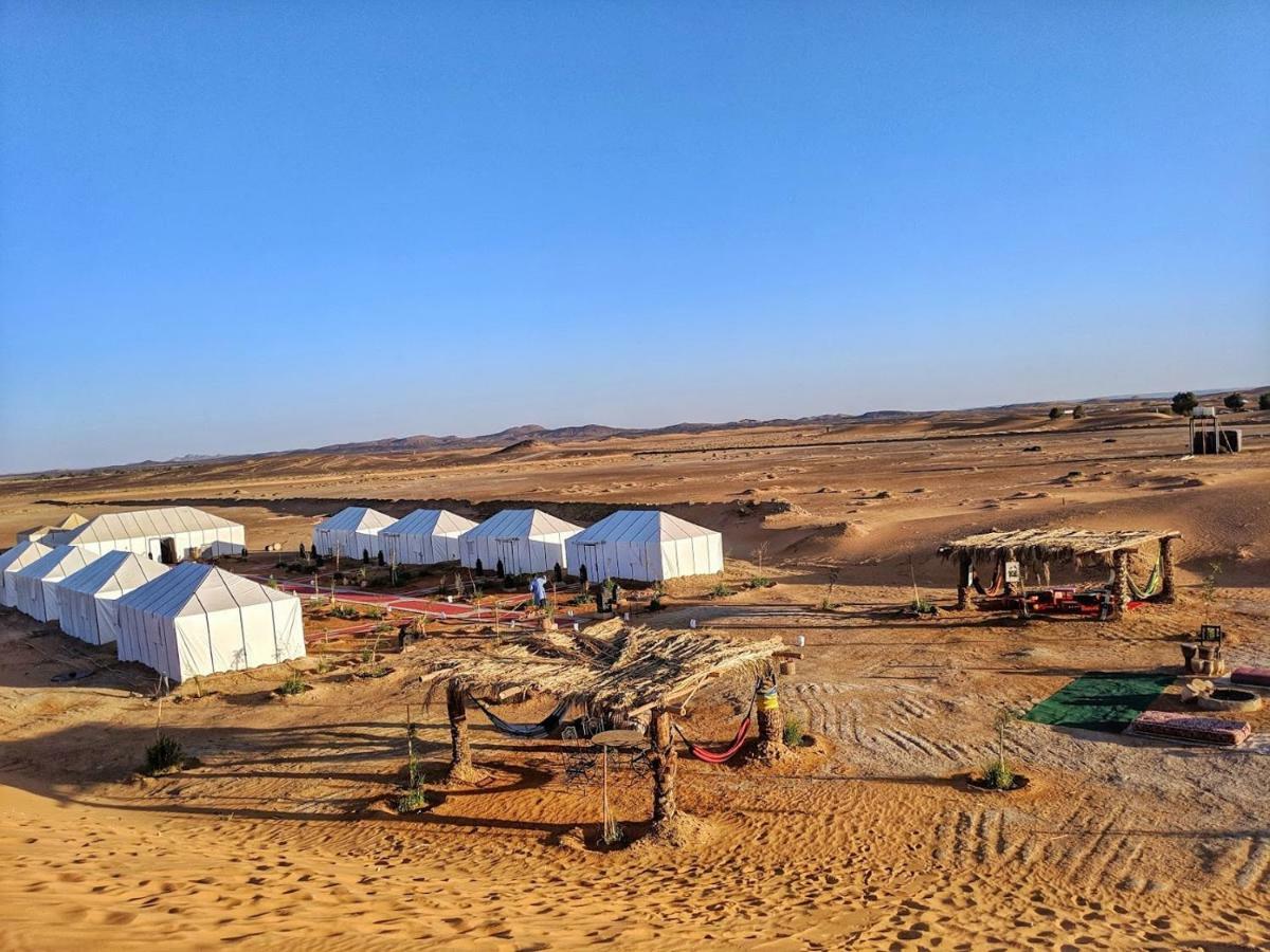 Sahara Majestic Luxury Camp Hotel Merzuga Kültér fotó A camp in the desert